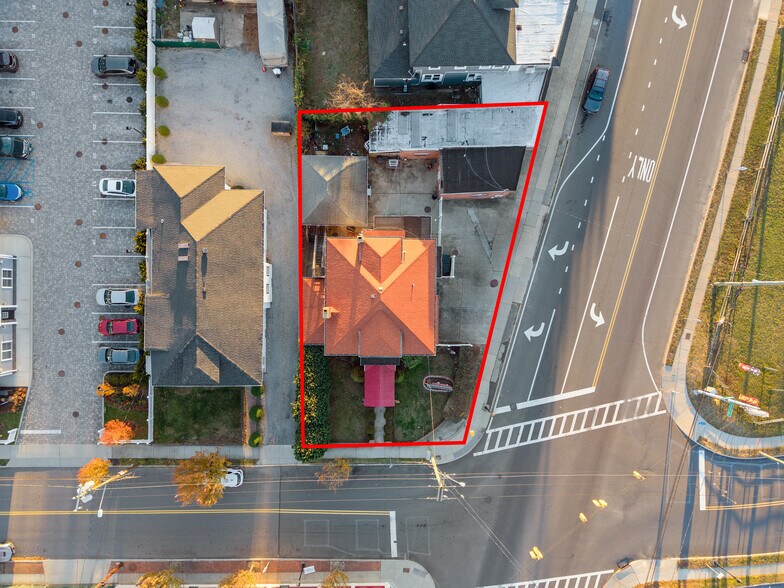 More Photos Of 70 Park Ave, Bay Shore Multifamily For Sale