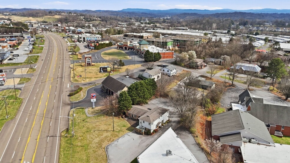 More Photos Of 6712 Kingston Pike, Knoxville Land For Sale