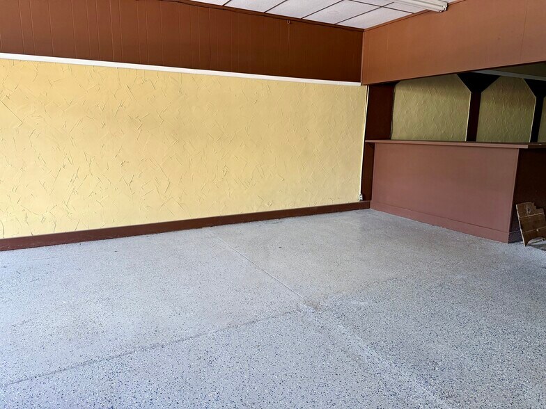 More Photos Of 809 Main Ave, Ralls Storefront Retail Office For Sale