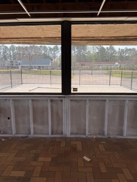 More Photos Of 4145 Fulton Industrial Blvd, Atlanta Fast Food For Lease
