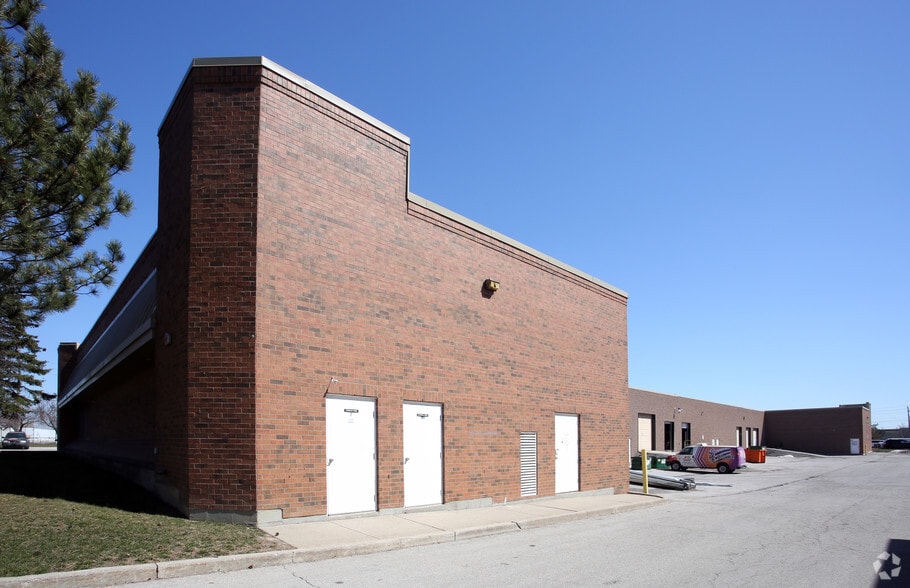 More Photos Of 110 Claireport Cres, Toronto Warehouse For Lease