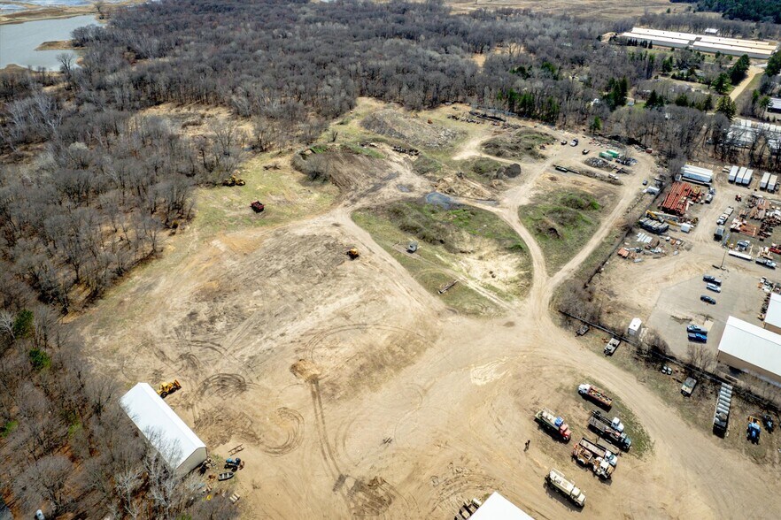 Primary Photo Of 13655 Lake Dr, Forest Lake Warehouse For Lease