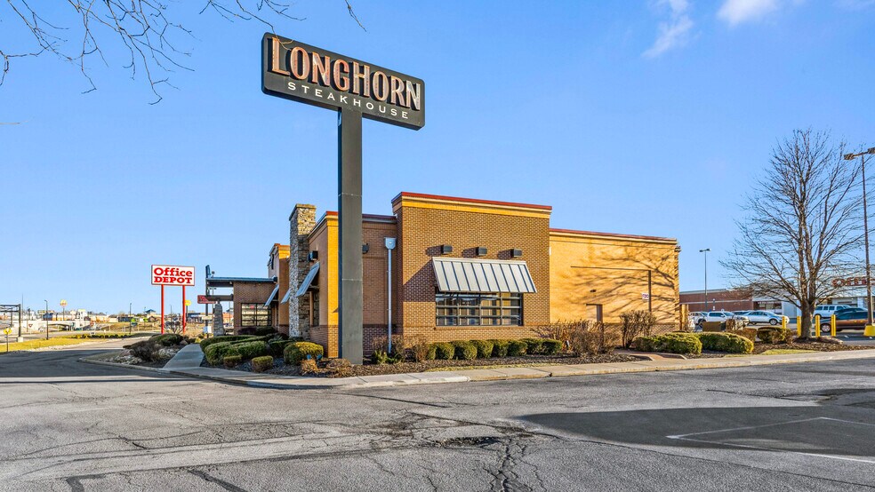 More Photos Of 3979 Veterans Memorial Pky, Saint Peters Restaurant For Sale