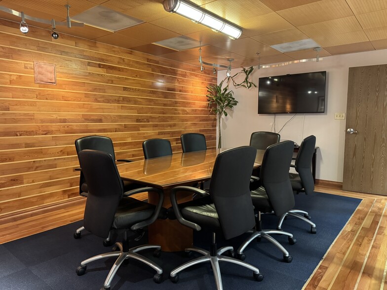 More Photos Of 245 Fischer Ave, Costa Mesa Light Manufacturing For Sale