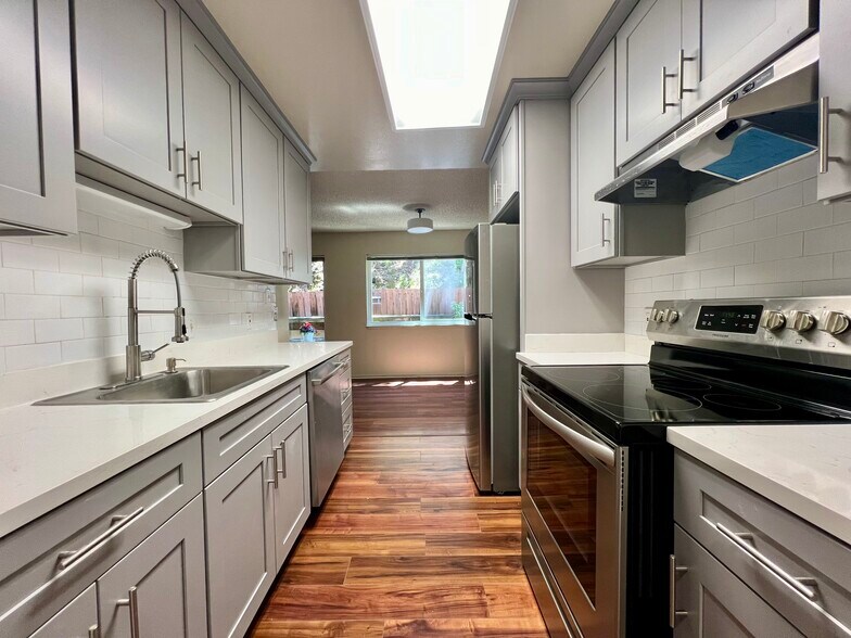 More Photos Of 2421 Carlmont Dr, Belmont Apartments For Sale