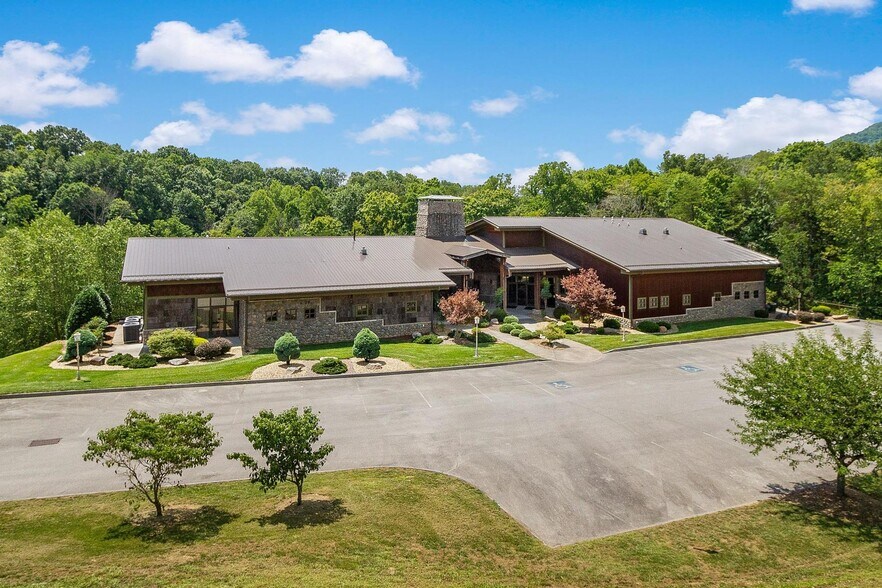 Primary Photo Of 1128 Saratoga Rd, Kingsport Lodge Meeting Hall For Sale