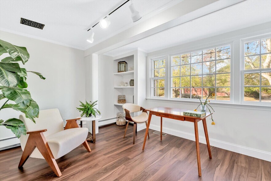 More Photos Of 1049 Main St, West Barnstable Medical For Sale