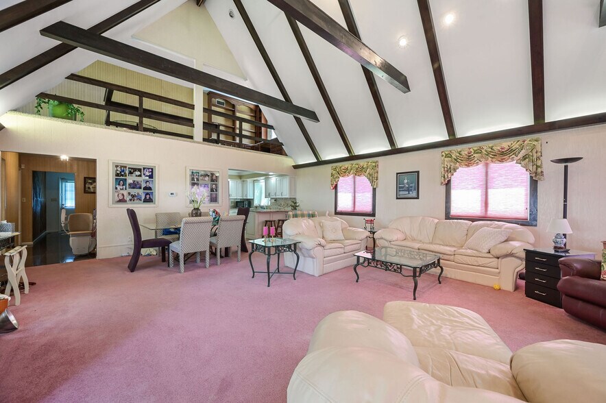 More Photos Of 9155 Campbell Ln, Bridgeville Office For Sale