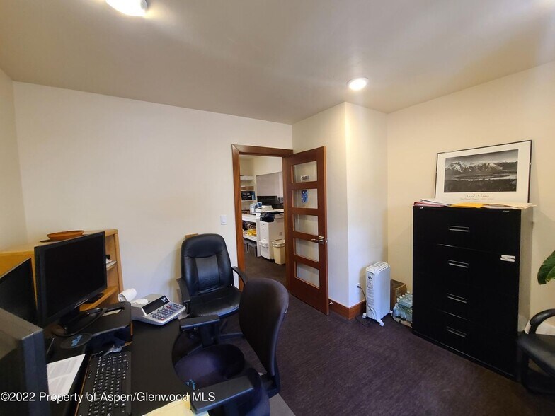 More Photos Of 117 S Spring St, Aspen Loft Creative Space For Sale