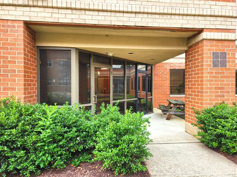 More Photos Of 14750 Sweitzer Ln, Laurel Medical For Sale