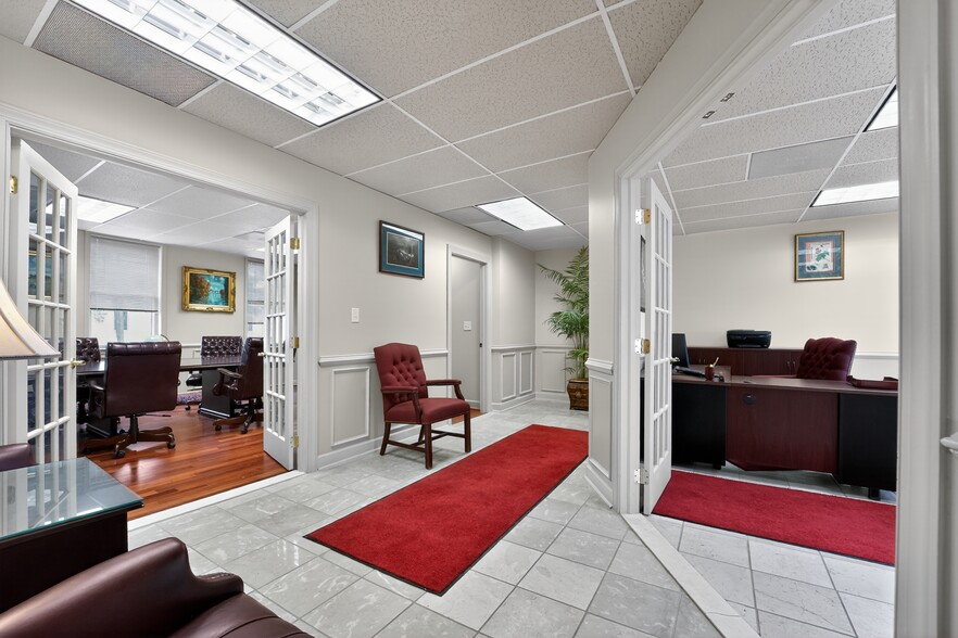 More Photos Of 12118 - 12120 Heritage Park Circle Cir, Silver Spring Office For Sale