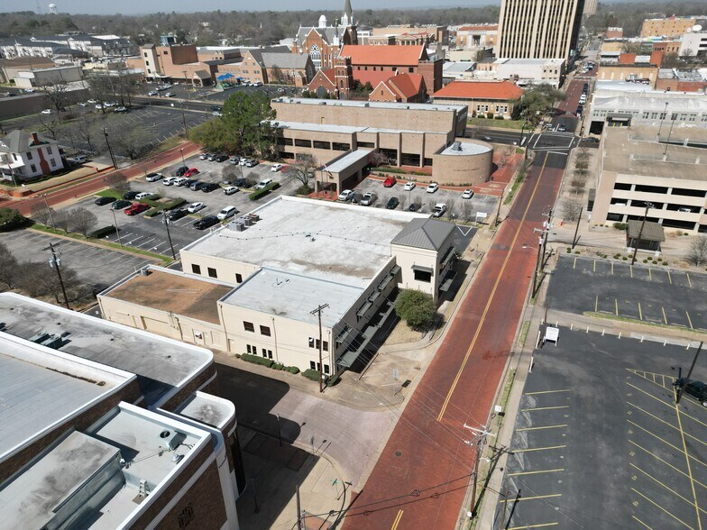 More Photos Of 227 S College Ave, Tyler Office For Lease