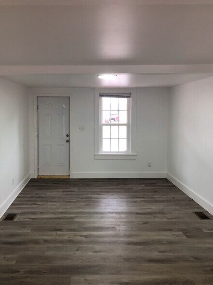 More Photos Of 55 Main St, Garden City Office Residential For Sale