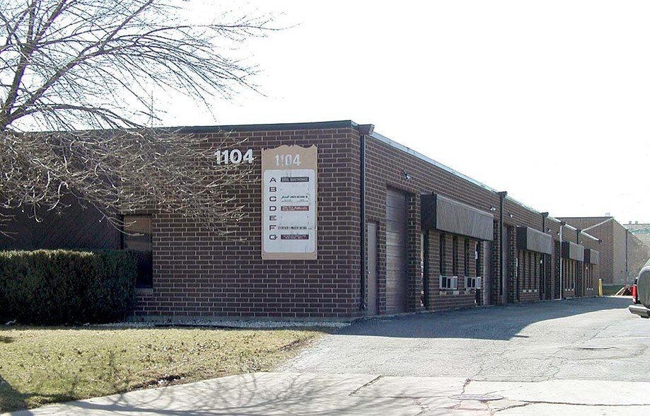 More Photos Of 1100-1104 N Ridge Ave, Lombard Warehouse For Lease