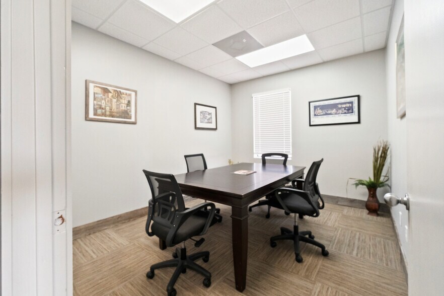 More Photos Of 3316 Florida Ave, Kenner Office For Sale