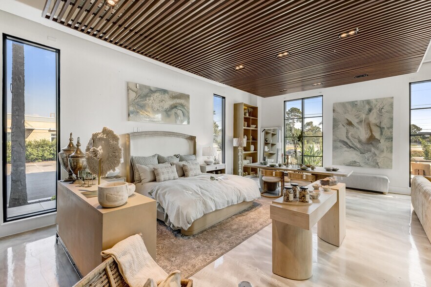 More Photos Of 12870 US Hwy 98, Miramar Beach Showroom For Sale