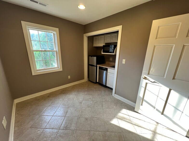 More Photos Of 2116 Angus Rd, Charlottesville Medical For Lease