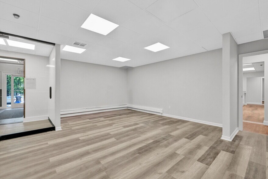 More Photos Of 215 Old Tappan Rd, Old Tappan Medical For Lease