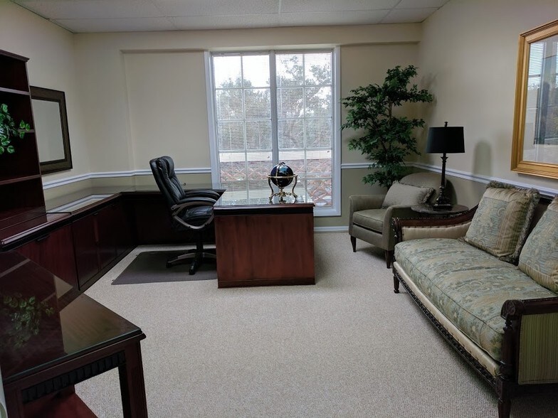 More Photos Of 7000 SE Federal Hwy, Stuart Office For Lease