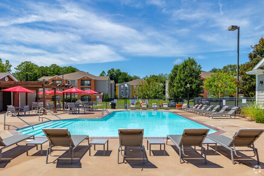 More Photos Of 500 Saluki Blvd, Carbondale Apartments For Sale