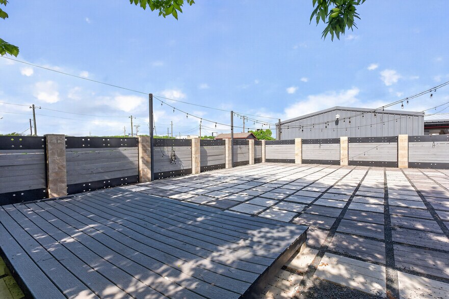 More Photos Of 2795 SW Wilshire Blvd, Burleson Flex For Lease