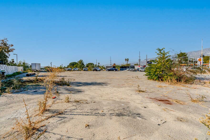 More Photos Of 7636 Foothill Blvd, Tujunga Land For Lease