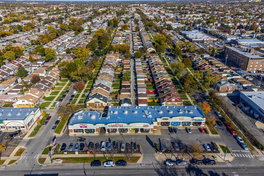 More Photos Of 5634-5650 W Fullerton Ave, Chicago Unknown For Lease