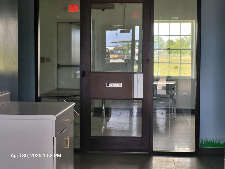 More Photos Of 3525 Russell Rd, Marianna Daycare Center For Sale