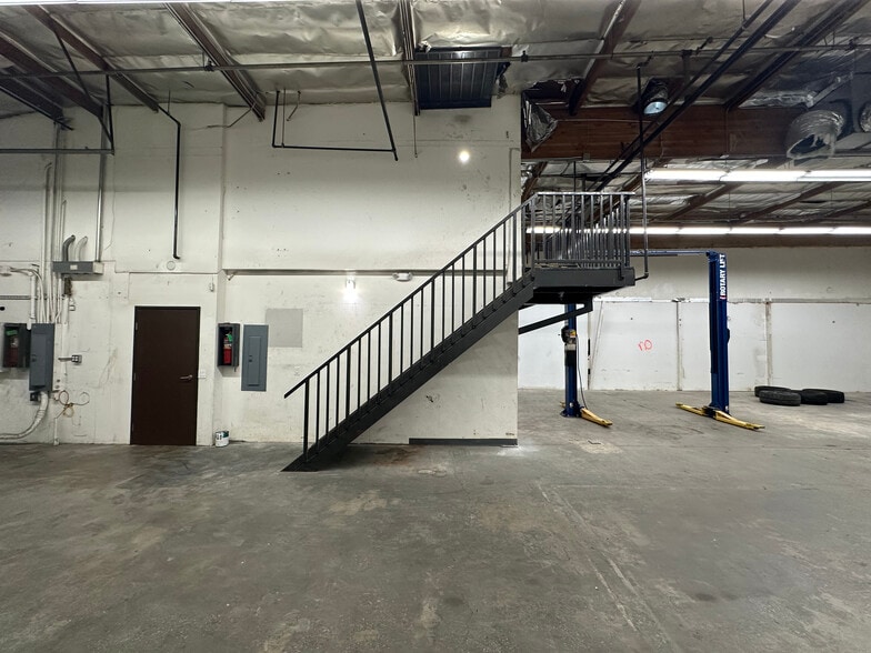 More Photos Of 8010 Wheatland Ave, Sun Valley Manufacturing For Sale