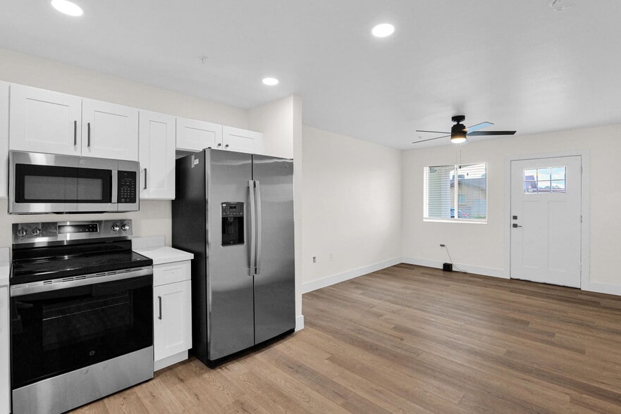 More Photos Of 410 W Hadley St, Phoenix Apartments For Sale