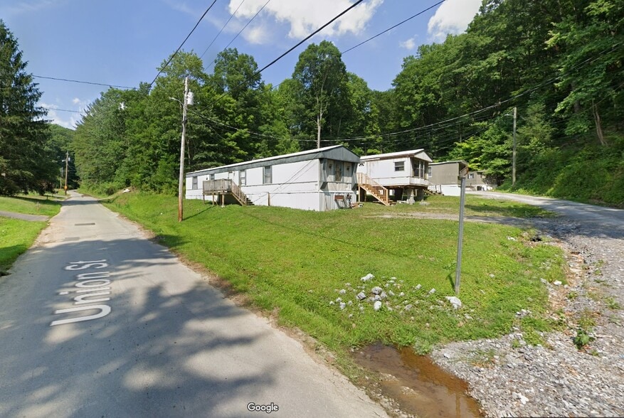 More Photos Of 113 Maranda Ln, Bluefield Manufactured Housing Mobile Home Park For Sale