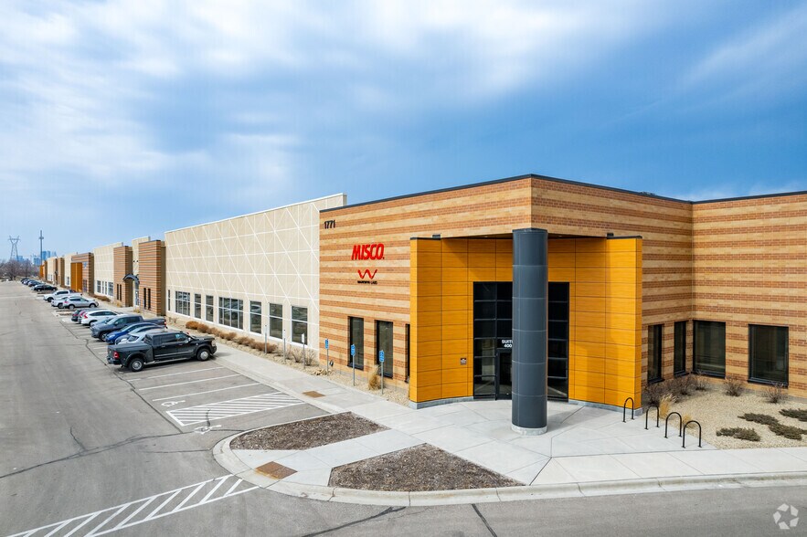 More Photos Of 1771 Energy Park Dr, Saint Paul Flex For Lease