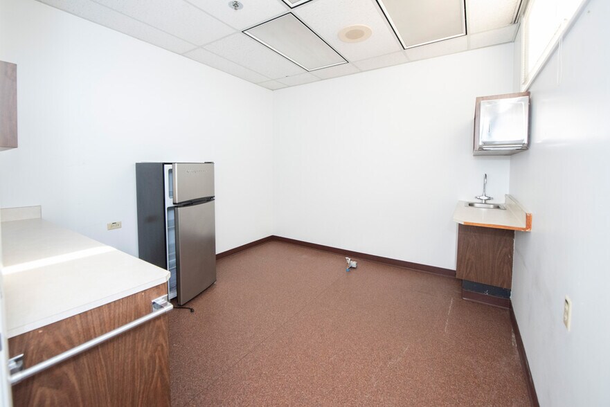 More Photos Of 4361 Boniface Pky, Anchorage Healthcare For Sale
