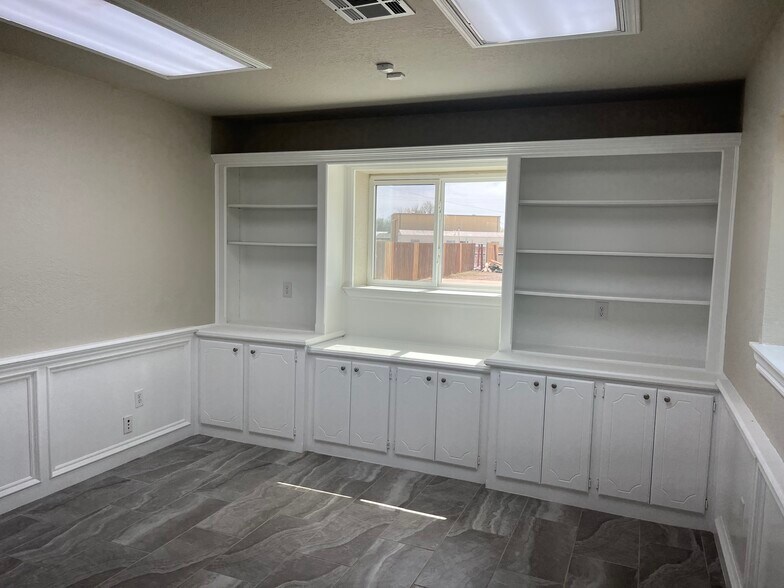 More Photos Of 5616 S Rockwell Ave, Oklahoma City Manufacturing For Lease