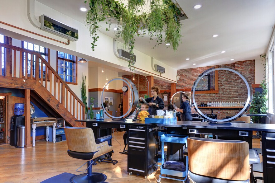 More Photos Of 2629-2637 NE Martin Luther King Jr Blvd, Portland Office For Lease