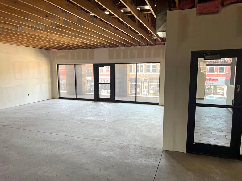 More Photos Of 119-125 W Main St, Anthony Loft Creative Space For Sale