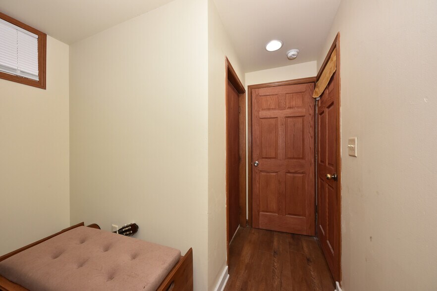 More Photos Of 2940 N Maryland Ave, Milwaukee Apartments For Sale