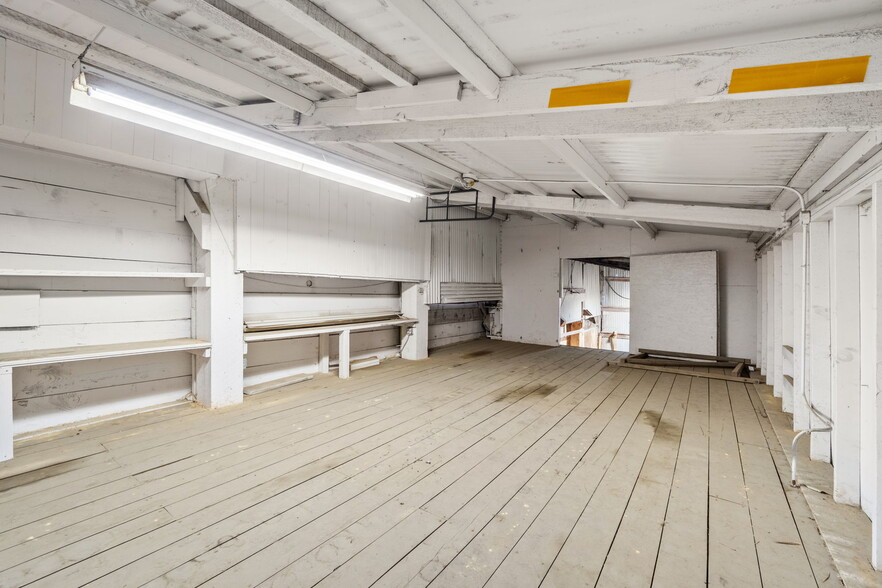 More Photos Of 4051-4061 N Highway 101, Eureka Warehouse For Sale