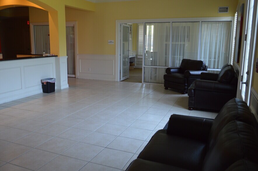 More Photos Of 4595 Spanish Trl, Pensacola Medical For Lease