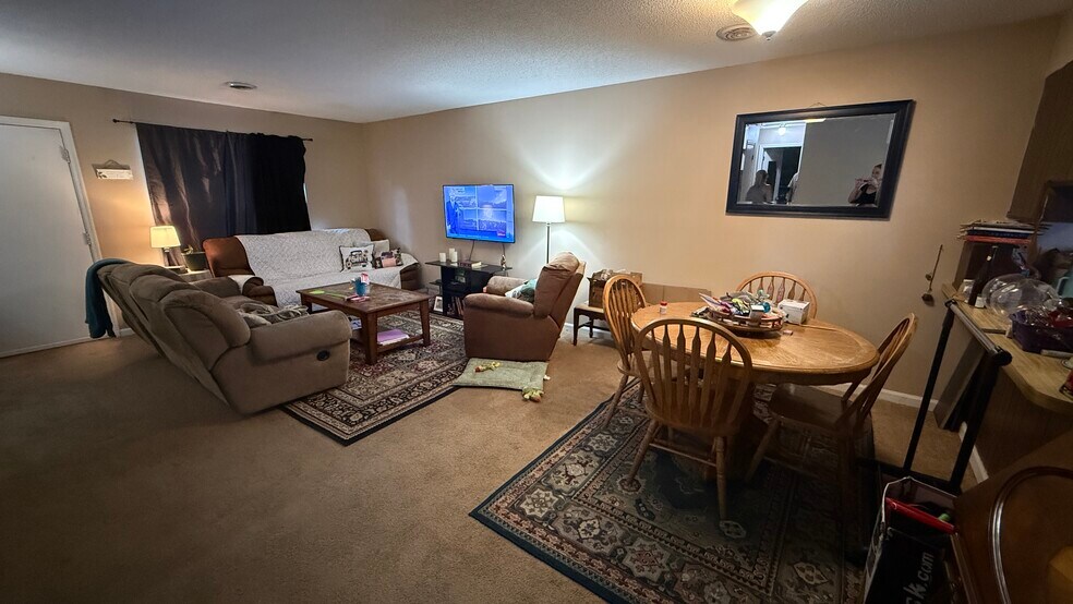More Photos Of 111 Taylor Dr, Lexington Multifamily For Sale