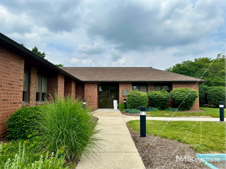 More Photos Of 2201 Ridgewood Rd, Wyomissing Medical For Sale