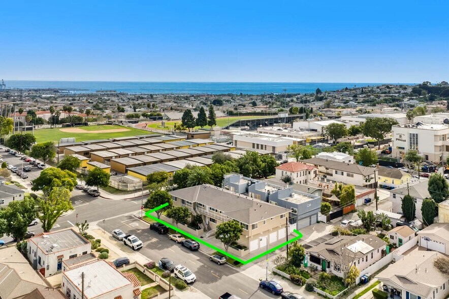 Primary Photo Of 1021 W 14th St, San Pedro Apartments For Sale