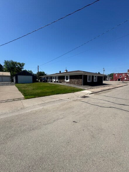 More Photos Of 200 E Wisconsin St, Seymour Township Office For Sale