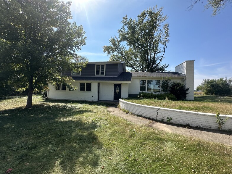 More Photos Of 10291 US Highway 14, Mazomanie Hotel For Sale