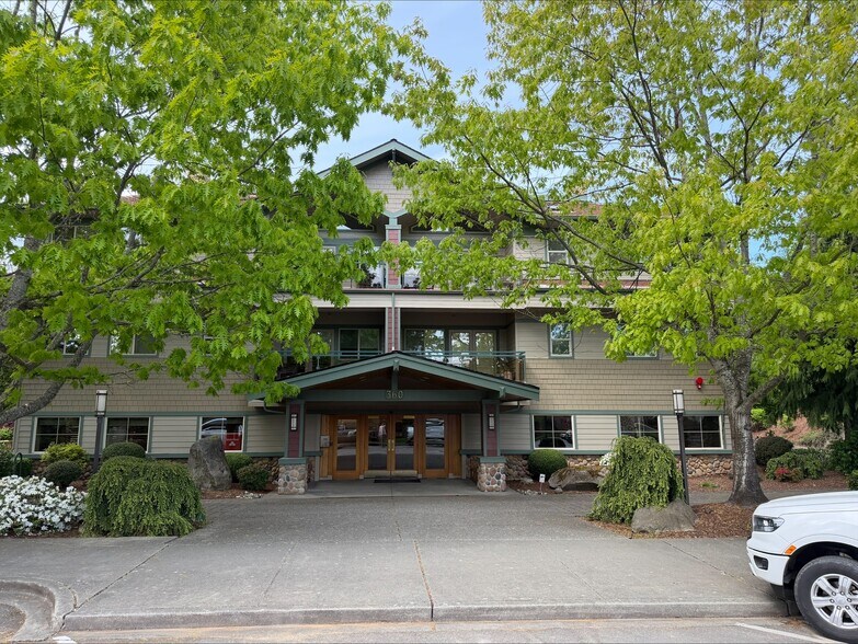 More Photos Of 360 Knechtel Way NE, Bainbridge Island Apartments For Sale