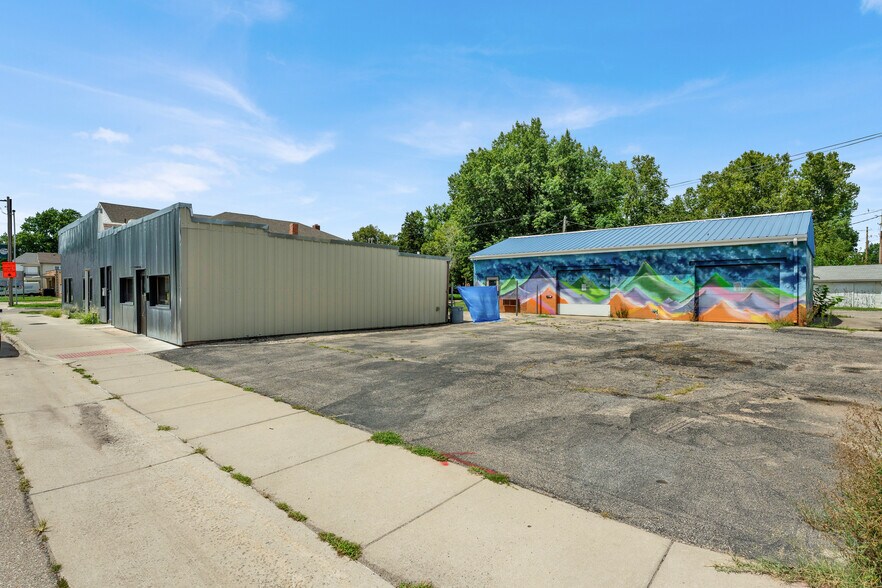 More Photos Of 1700 NE Seward Ave, Topeka Office For Sale