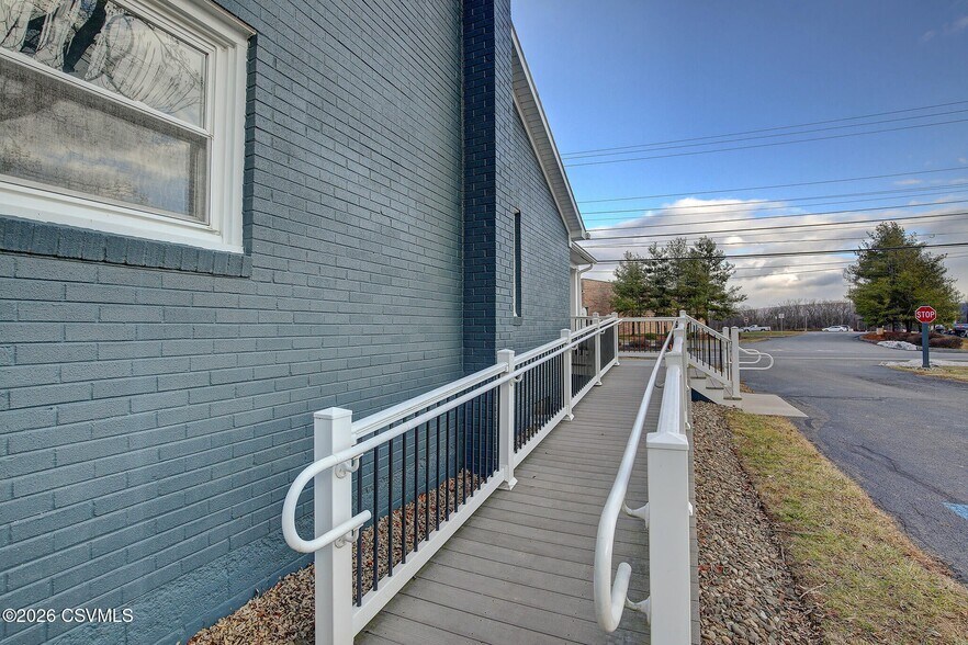 More Photos Of 121 Jpm Rd, Lewisburg Medical For Sale