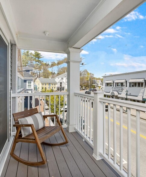 More Photos Of 20 Shore Rd, Ogunquit Storefront Retail Office For Sale