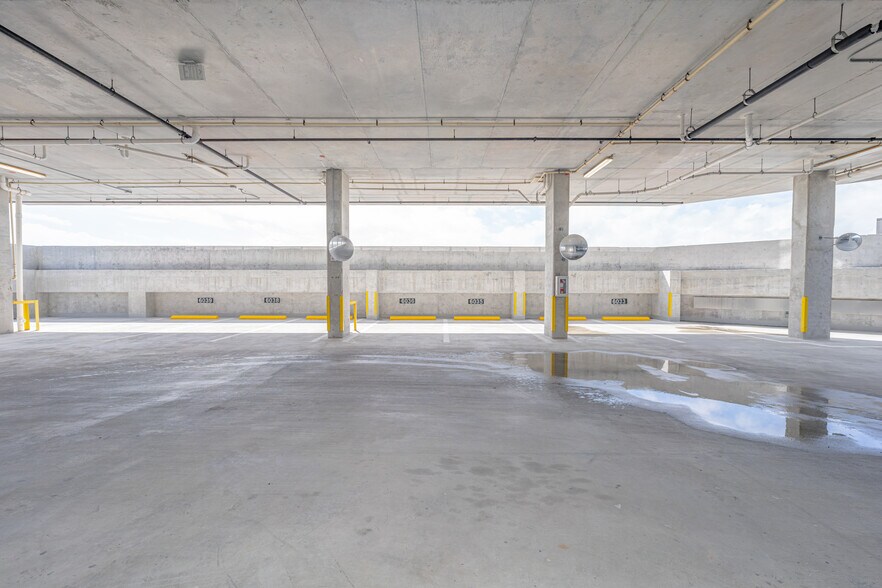 More Photos Of 800 N Federal Hwy, Hallandale Beach Office For Sale
