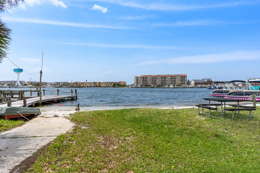 More Photos Of 195 Brooks St SE, Fort Walton Beach Hotel For Sale